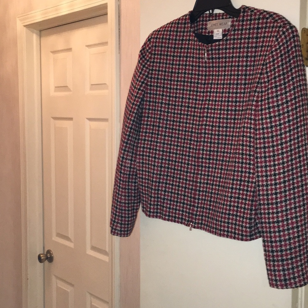 Versatile Fashionable Jacket - Picture 3 of 3
